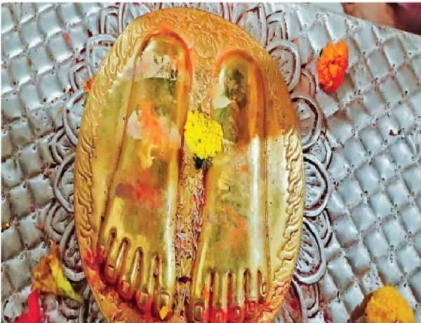 नमाज की तरह रोजाना 5 बार आरती