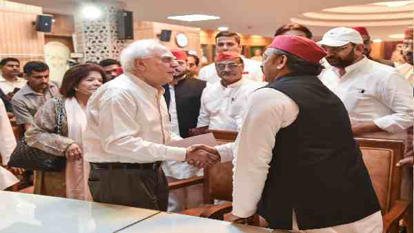 5 महीने में कांग्रेस छोड़ने वाले कपिल सिब्बल छठे नेता