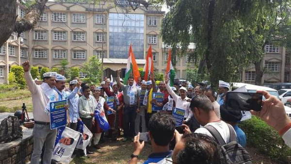 कनाडा सरकार पर सवाल कनाडा सरकार पर सवाल