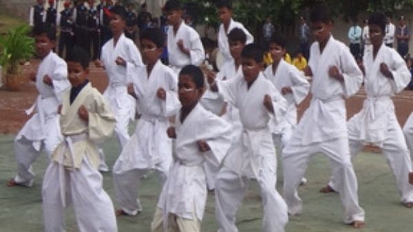 सरकार से लगाई मदद की गुहार