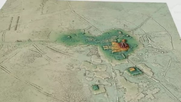 पिरामिड भी मिले