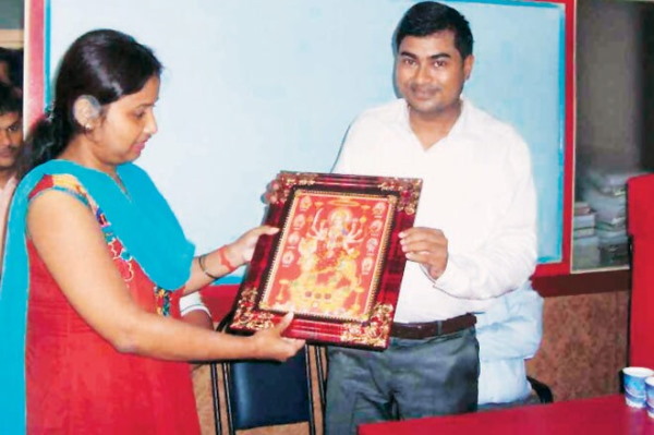 अंडे और सब्जियाँ बेचते हुए बीए पूरा किया