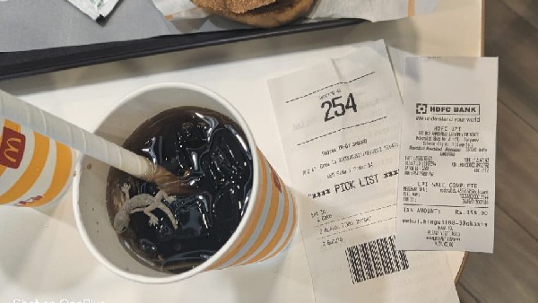 कस्टमर ने फोटो की शेयर, एएमसी ने लिया एक्शन