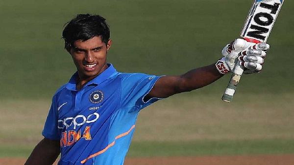 आर्थिक तंगी से गुजरा बचपन