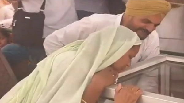 पिता ने आखिरी बार मूसेवाला की मूछों को दी ताव