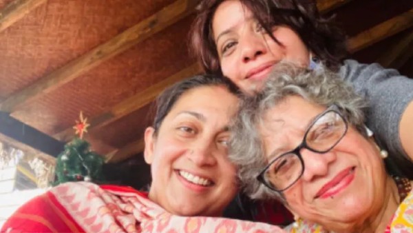 तीन फोटो अपलोड कीं