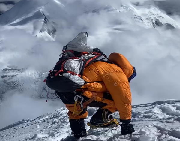 8 हजार मीटर से ऊंची 2 चोटियां चढ़ीं