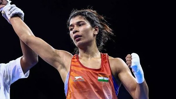 कभी पहनावे तो कभी रख रखाव पर उठे सवाल