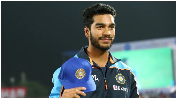 2. वेंकटेश अय्यर 