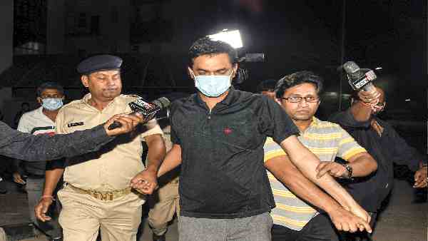 आईएएस पूजा सिंघल के खेल में सीए भी बड़ा 'खिलाड़ी' 