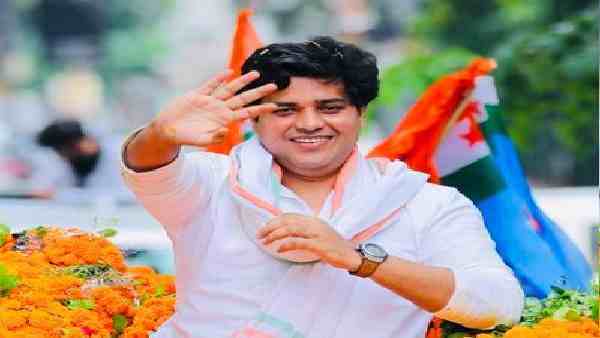 इमरान प्रतापगढ़ी की उम्मीदवारी पर महाराष्ट्र कांग्रेस में विद्रोह! इमरान प्रतापगढ़ी की उम्मीदवारी पर महाराष्ट्र कांग्रेस में विद्रोह!