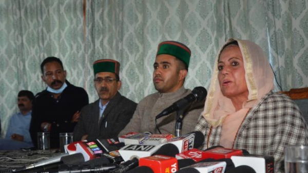 Aap BJP and Congress triangle contest in Himachal election