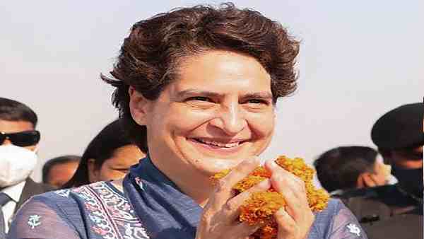 क्या प्रियंका गांधी को राज्यसभा में भेज सकती है कांग्रेस ?