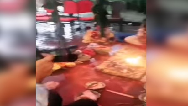 'थोड़ा तो सब्र कर लेते'