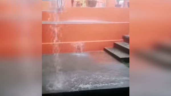झमाझम बारिश के बीच फेरे 