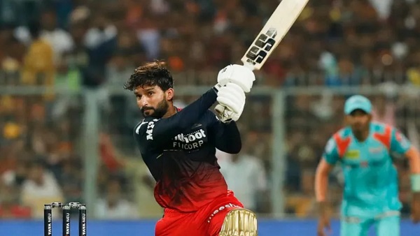 14 रन पर मिला जीवनदान, ठोंक दिया अर्धशतक