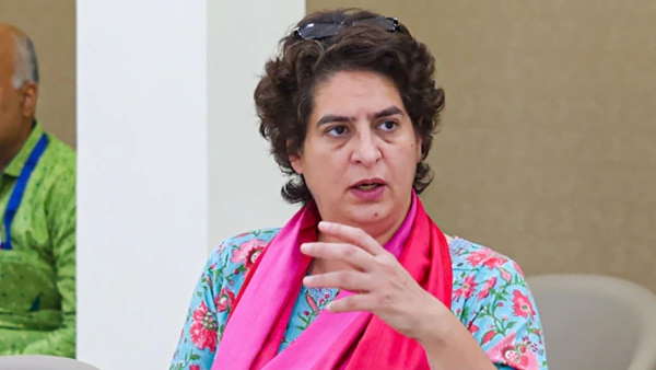 प्रियंका गांधी के लिए छोड़ रहे हैं महंत अपनी दावेदारी ? प्रियंका गांधी के लिए छोड़ रहे हैं महंत अपनी दावेदारी ?