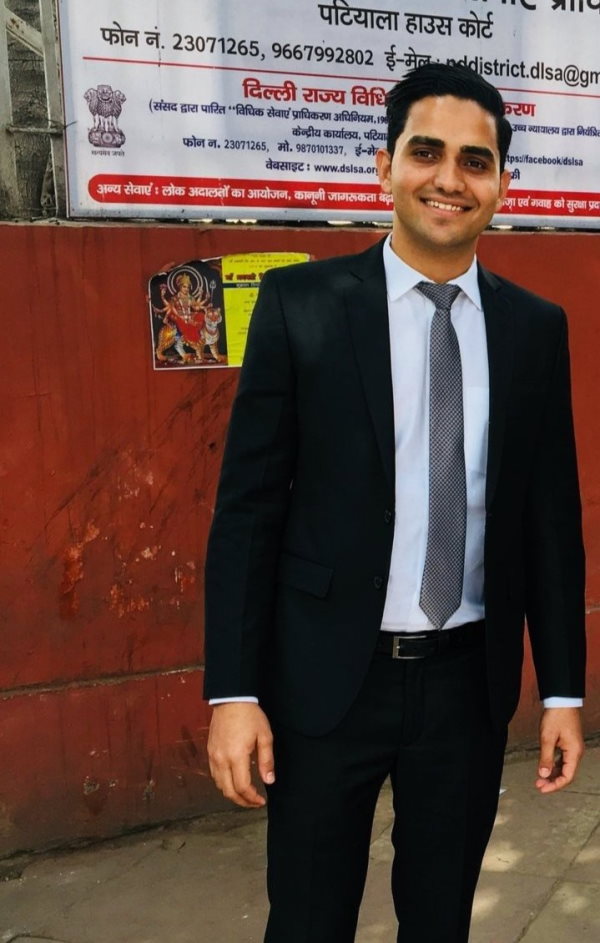 बचपन से होनहार रहा भाई