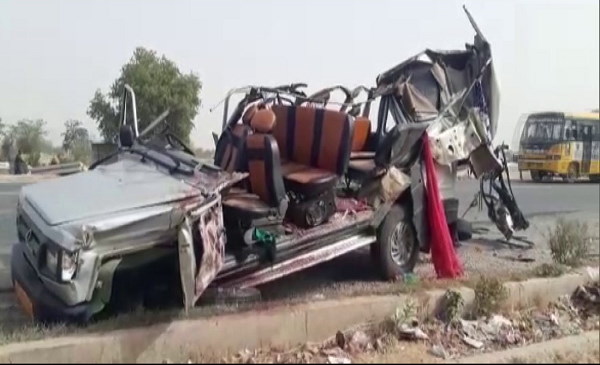 Accident In Haryanas Delhi-Jaipur Highway, 5 people from One family lost lives , 7 other injured