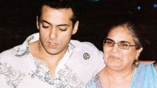 सलीम और हेलन ने अर्पिता को गोद लिया