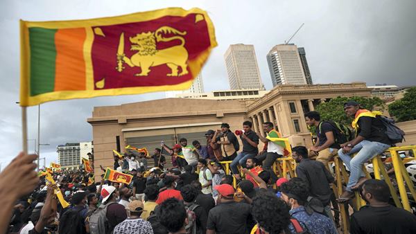 दिवालिया घोषित हुआ श्रीलंका