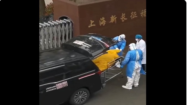 घटना के बाद लोगों के अंदर है गुस्सा घटना के बाद लोगों के अंदर है गुस्सा