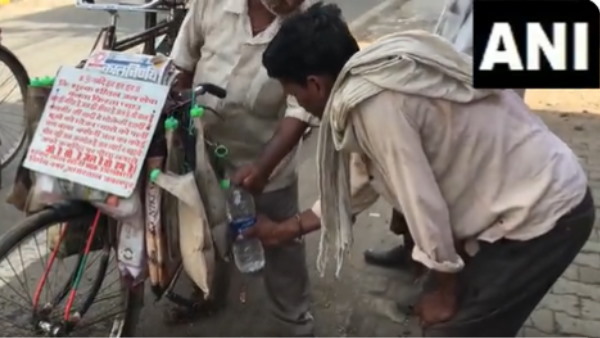 18 पानी के बैग ले जाता हूं... 18 पानी के बैग ले जाता हूं...