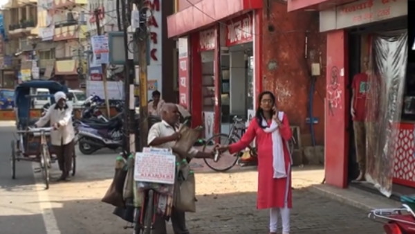 नर्मदा नदी से पानी भरते नर्मदा नदी से पानी भरते