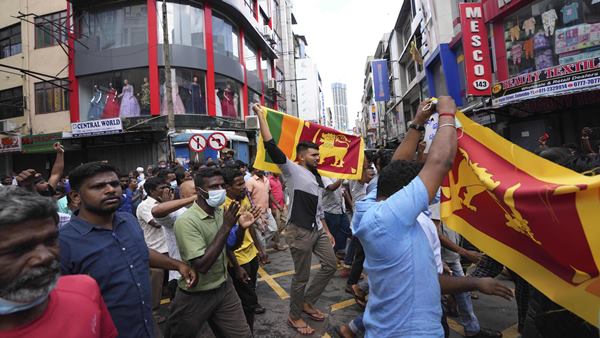  आर्थिक तौर पर कंगाल हो चुका है श्रीलंका