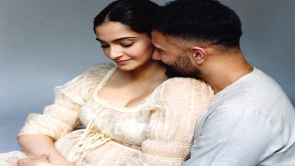 आनंद ने पत्नी सोनम को रोमांटिक अंदाज में किया विश