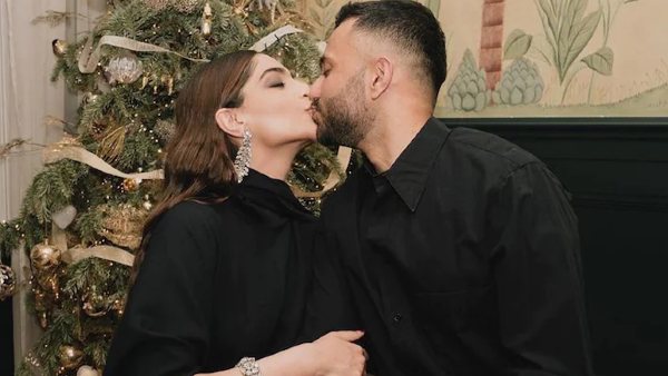 सोनम की मां सुनीता ने शेयर की मेहंदी की तस्वीर