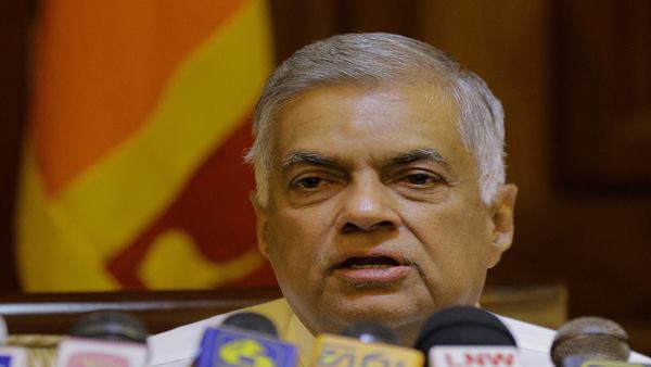 क्या श्रीलंका की डूबती नैया पार लग पाएगी? क्या श्रीलंका की डूबती नैया पार लग पाएगी?