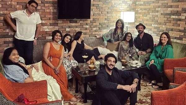 परिवार संग शेयर की फोटो