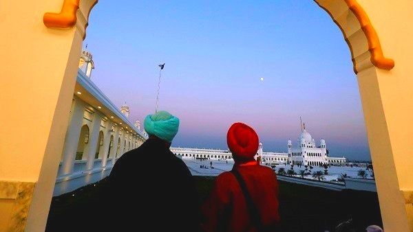 अलग पहचान भी एक बड़ी समस्या