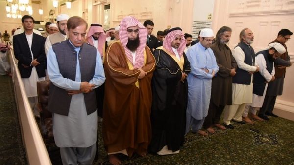 कर्ज से संभलेगी पाकिस्तानी अर्थव्यवस्था? कर्ज से संभलेगी पाकिस्तानी अर्थव्यवस्था?