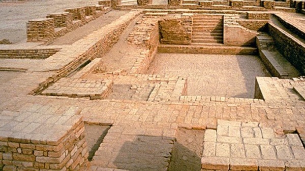 पिछले 2 महीने में राखी गढ़ी में तेजी से हो रही खुदाई