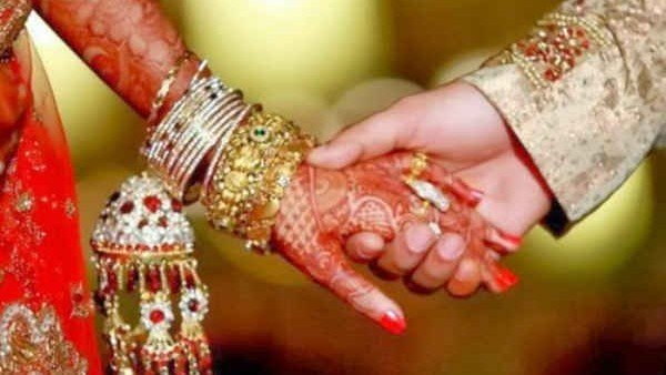 आखिर में पूरी हुईं रस्में