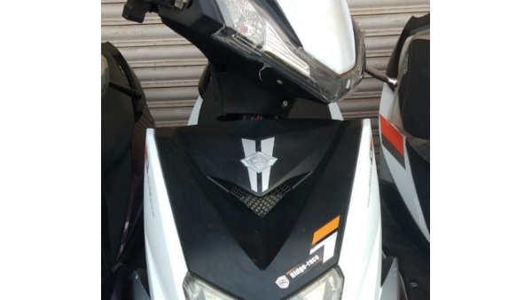 आग इतनी भयंकर थी कि गाड़ी मालिक आग बुझाने की हिम्मत नहीं जुटा सके।