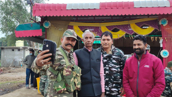 जबलपुर से आते हे सेना के जवान जबलपुर से आते हे सेना के जवान