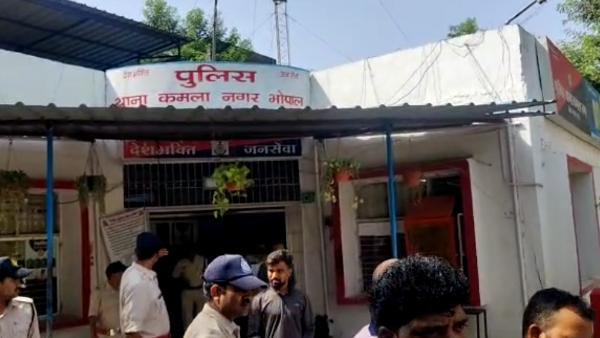 महिला ने शिकायत में क्या कहा ?