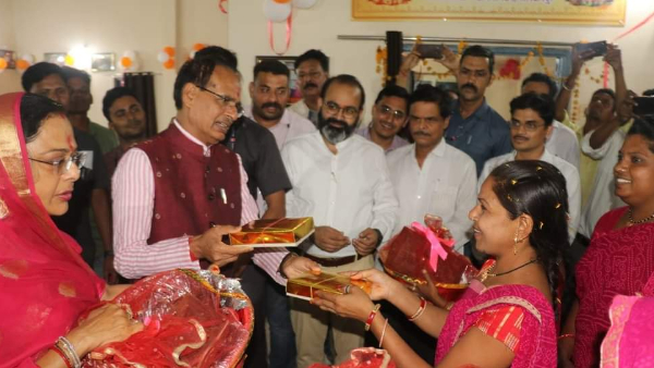 भोपाल की सड़कों पर ठेला लेकर निकलूँगा : CM भोपाल की सड़कों पर ठेला लेकर निकलूँगा : CM