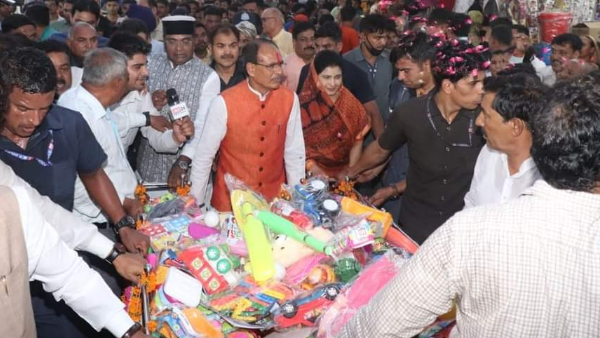 प्रदेश में करीब 97 हजार आंगनवाड़ियां