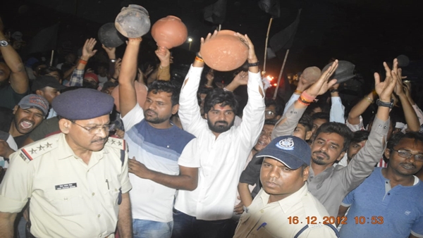 विकास की मांग करने वालों की कॉलोनी अवैध !