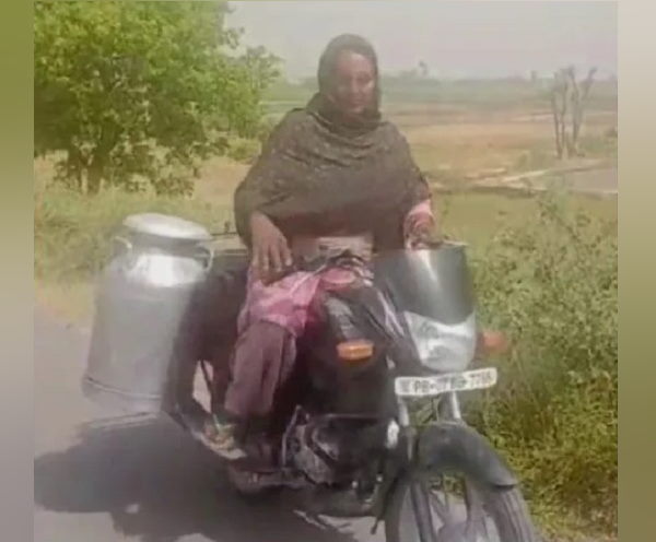 बाइक तो क्या महिला जहाज भी उड़ा लेती हैं