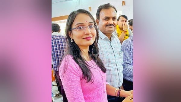  वैष्‍णवी ठाकुर अपने प‍िता उत्‍तम सिंह के साथ 