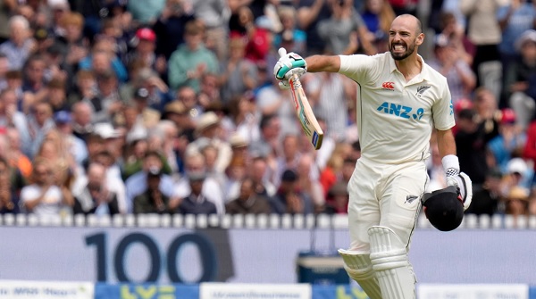  डेरिल मिशेल का शतक और फिर विकेटों का पतझड़