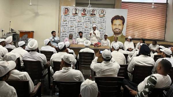 'घमंडी सरकार को सबक सिखाने का एक सुनहरा अवसर'