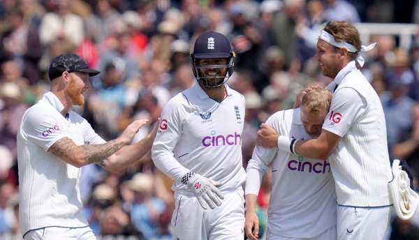 पर ब्रॉड के हिस्से में हैट्रिक नहीं आई