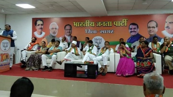 भाजपा डैमेज कंट्रोल में जुटी भाजपा डैमेज कंट्रोल में जुटी
