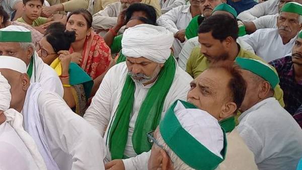 'अपने हकों के लिए लड़ाई लड़ना भी जानता है किसान'